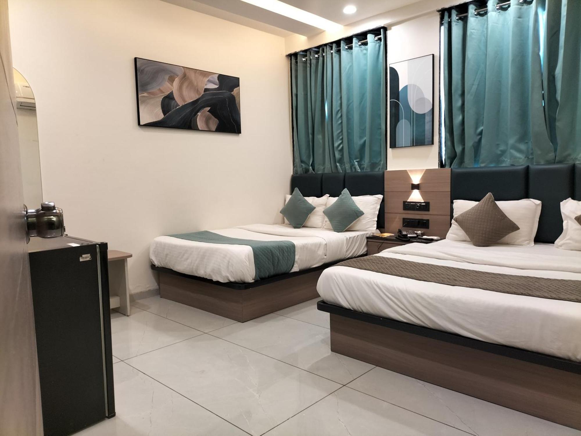 Hotel Paris Plaza Ahmedabad Eksteriør bilde