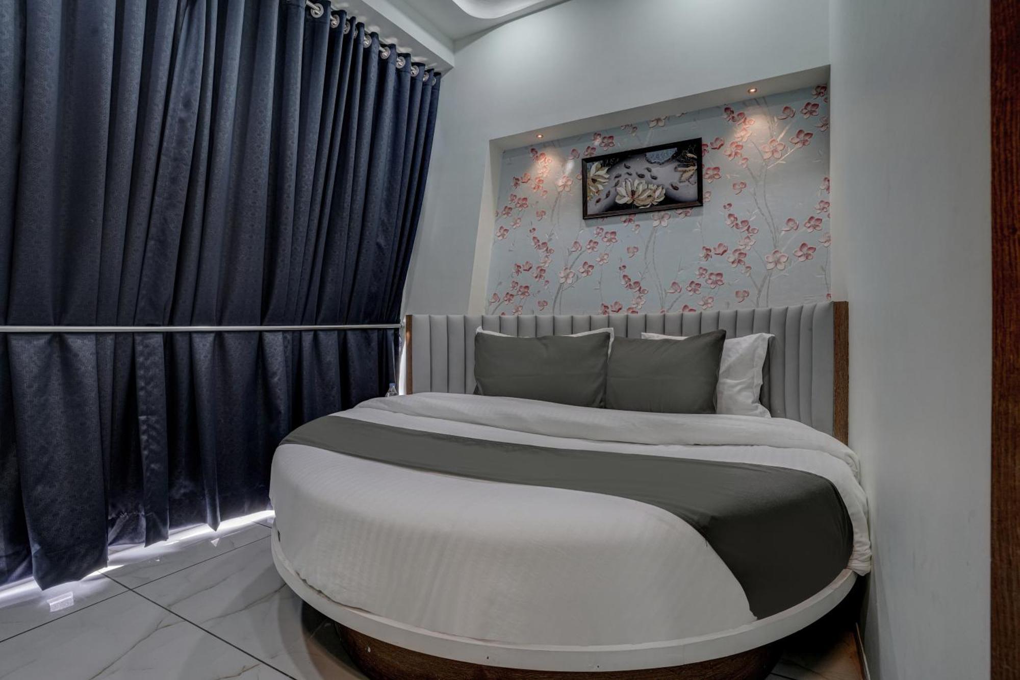 Hotel Paris Plaza Ahmedabad Eksteriør bilde