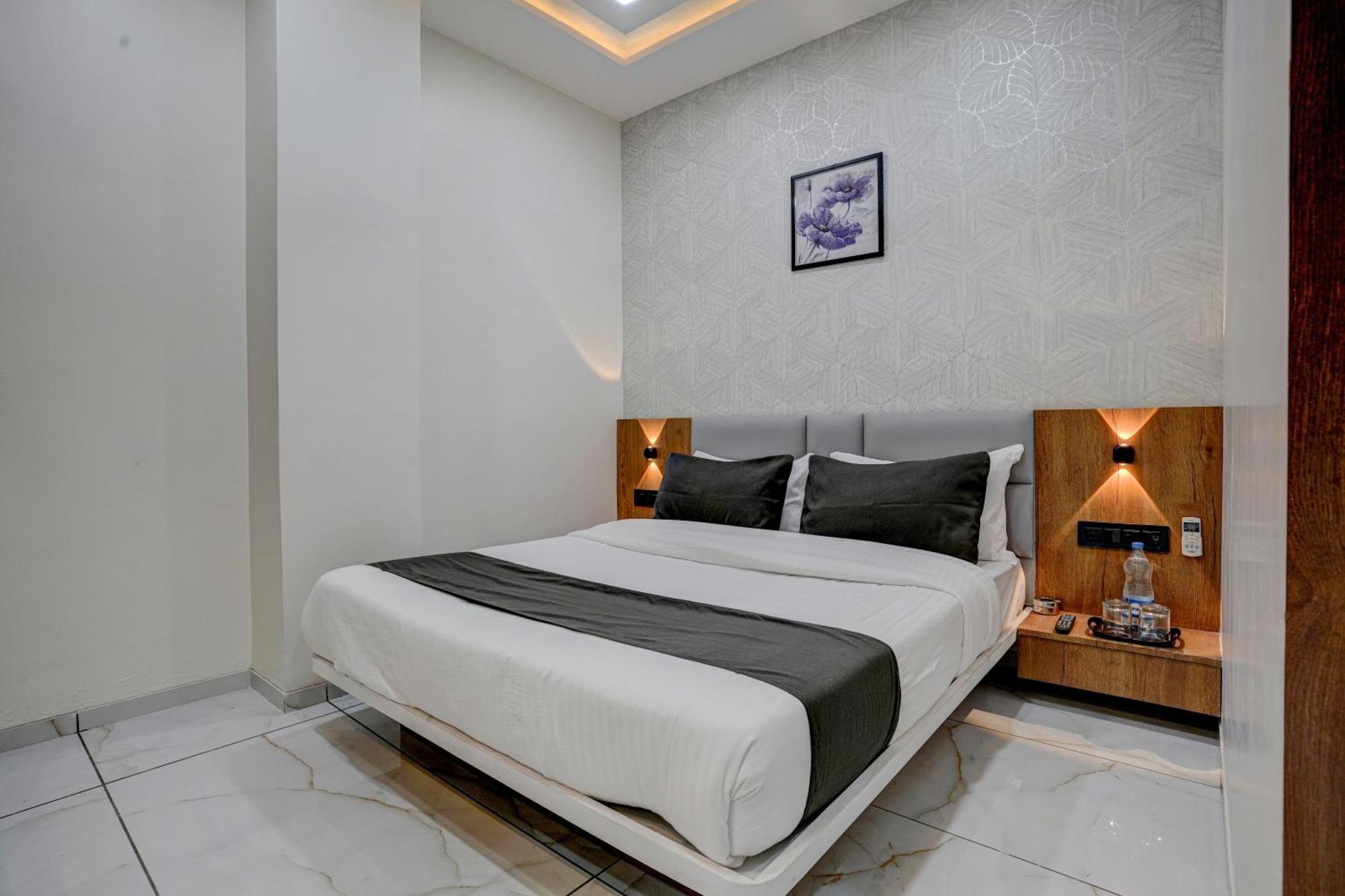 Hotel Paris Plaza Ahmedabad Eksteriør bilde