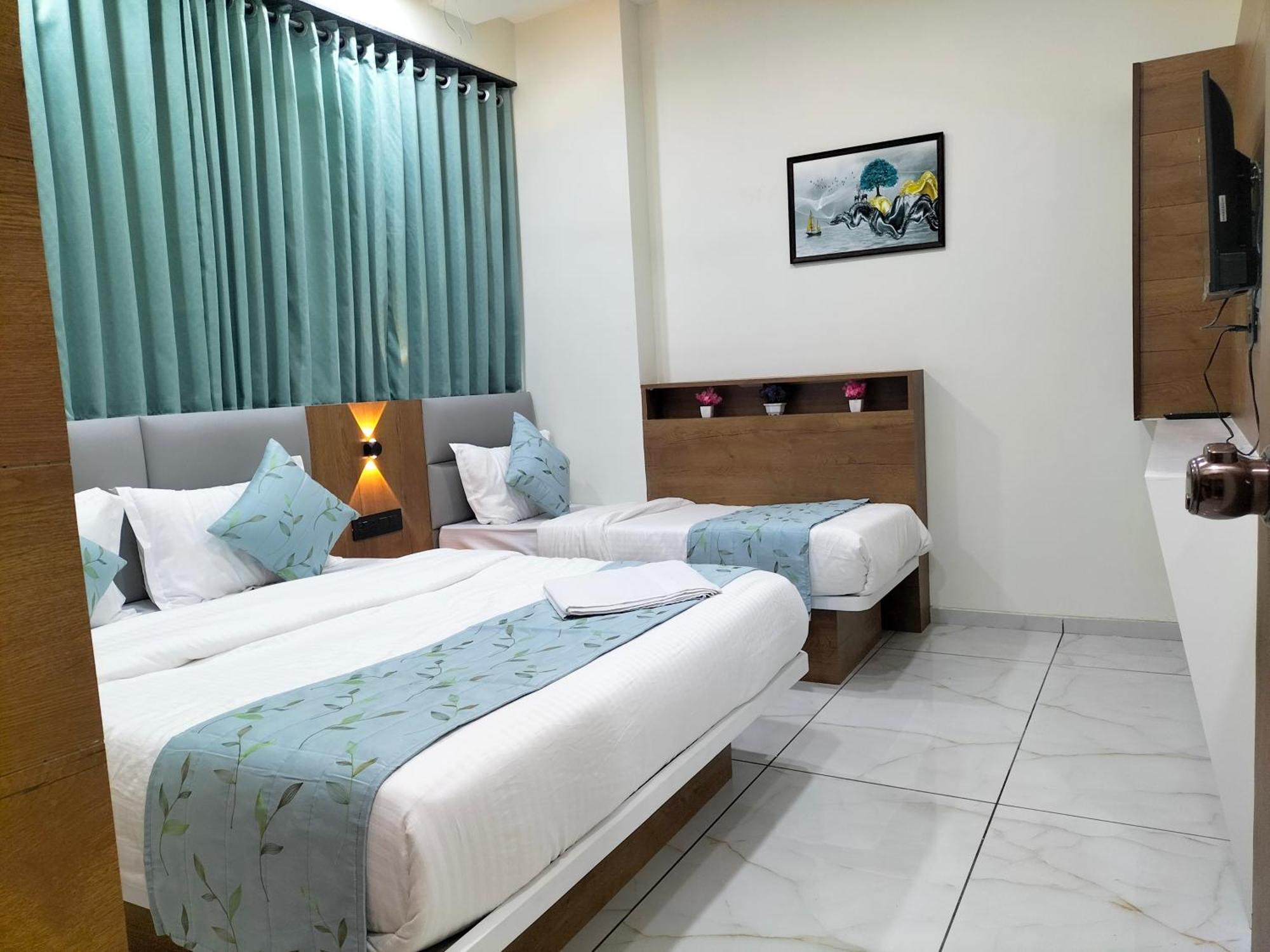 Hotel Paris Plaza Ahmedabad Eksteriør bilde