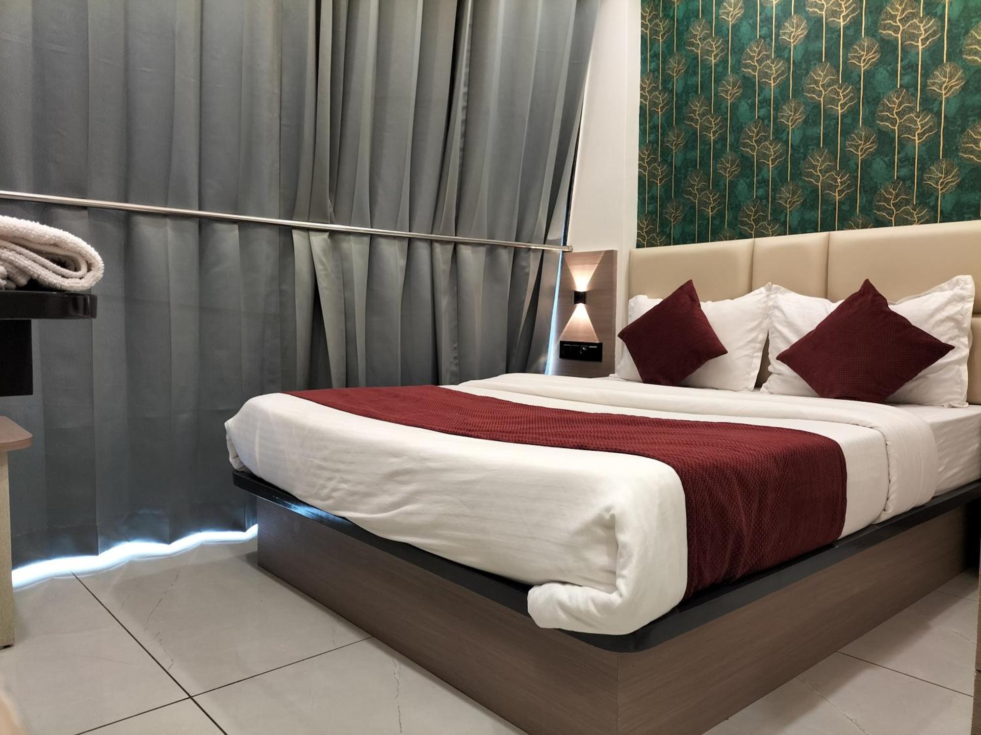 Hotel Paris Plaza Ahmedabad Eksteriør bilde