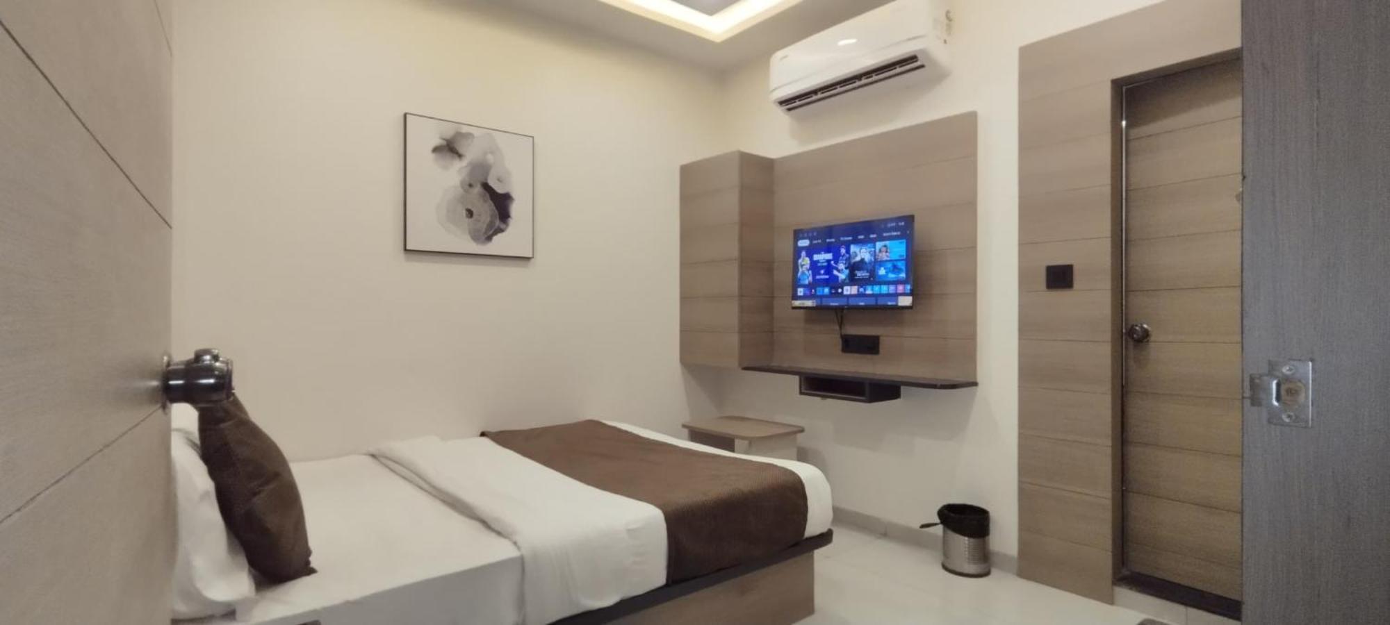 Hotel Paris Plaza Ahmedabad Eksteriør bilde