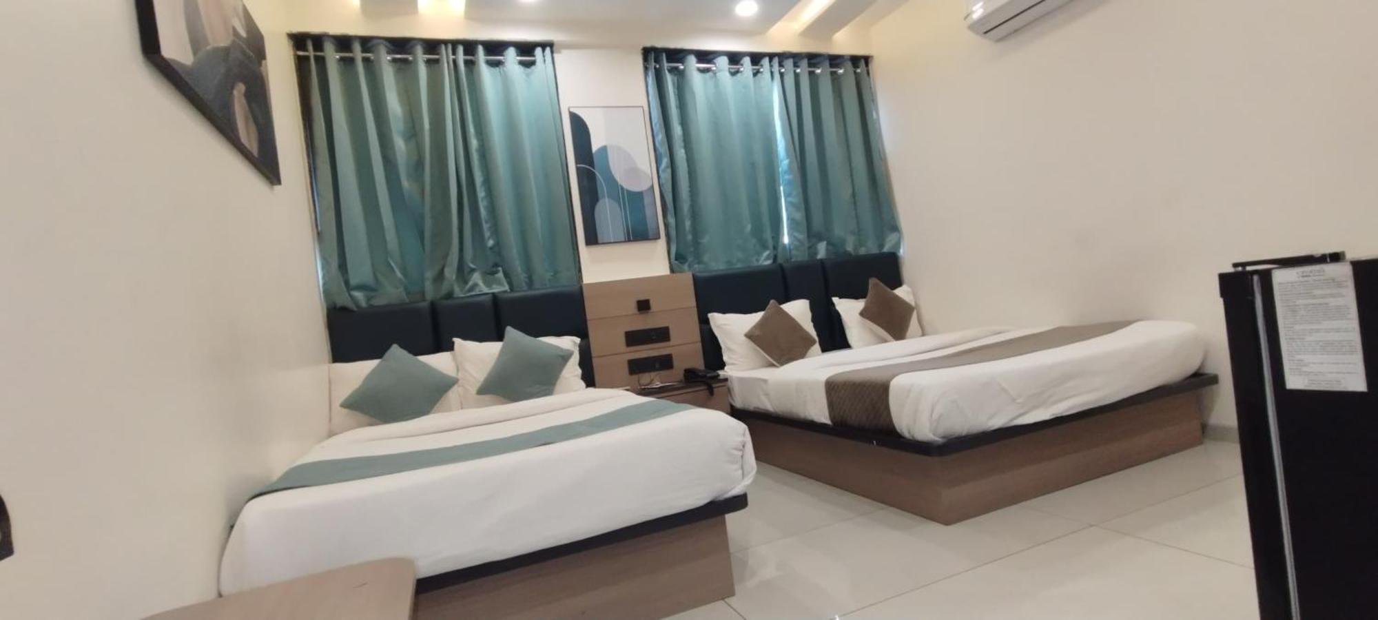 Hotel Paris Plaza Ahmedabad Eksteriør bilde