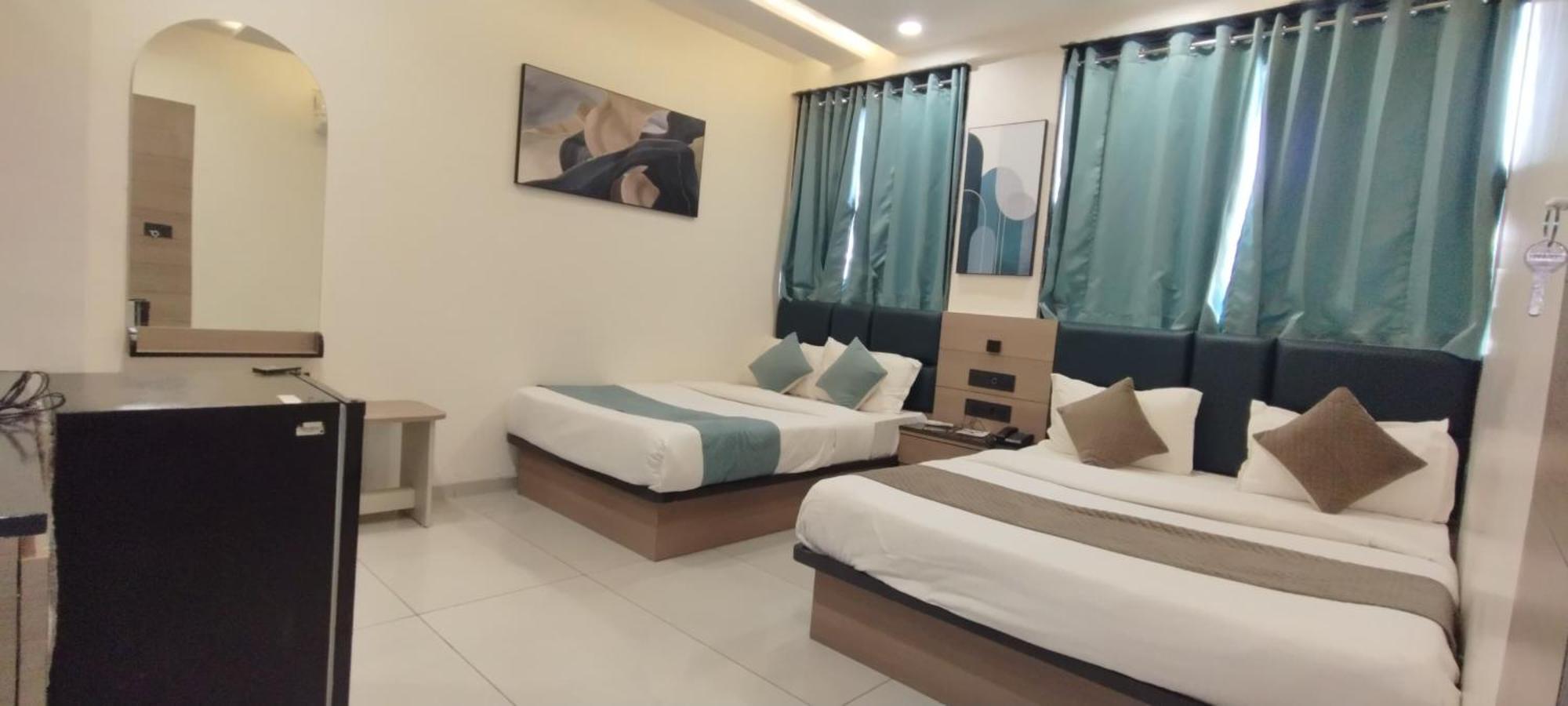 Hotel Paris Plaza Ahmedabad Eksteriør bilde