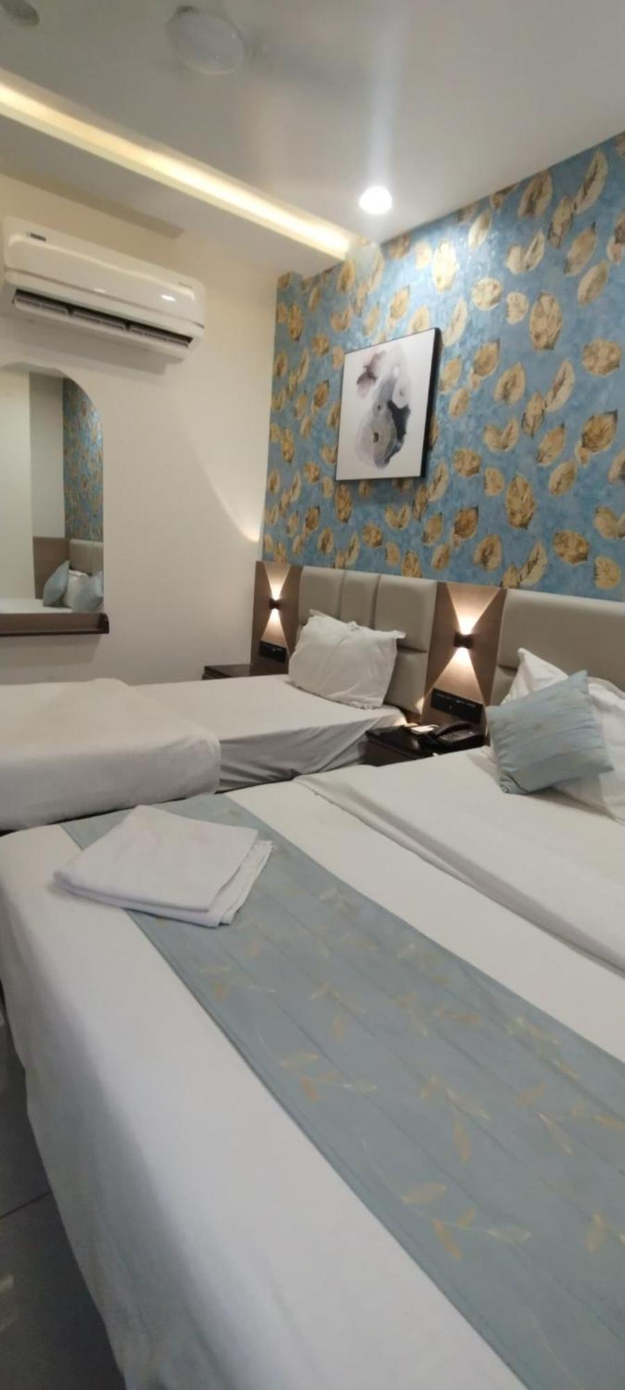 Hotel Paris Plaza Ahmedabad Eksteriør bilde
