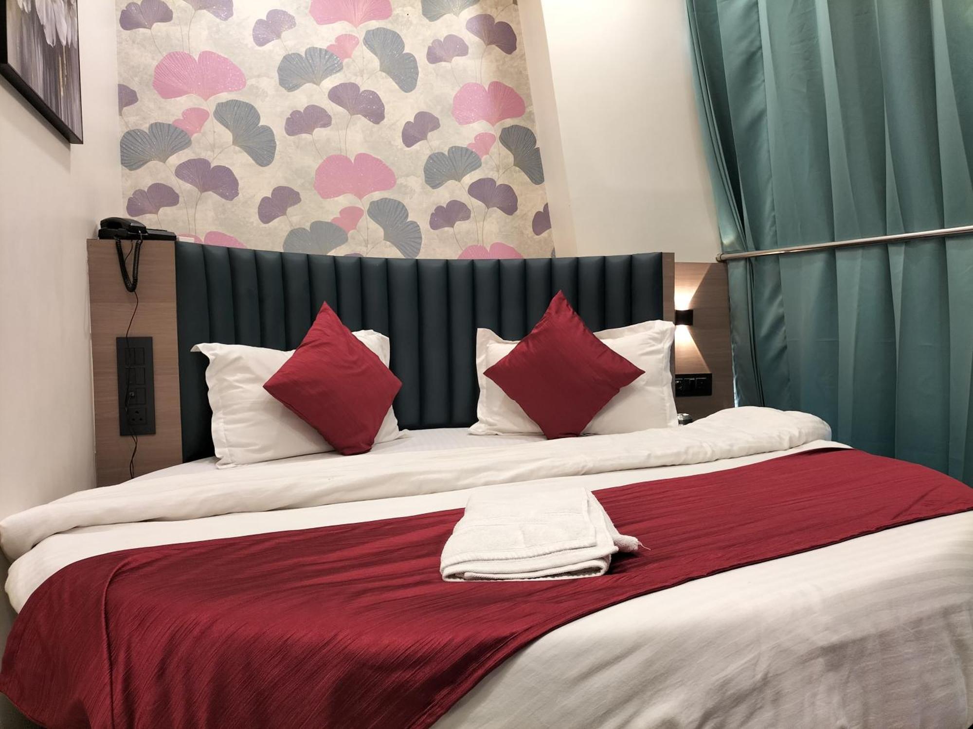 Hotel Paris Plaza Ahmedabad Eksteriør bilde